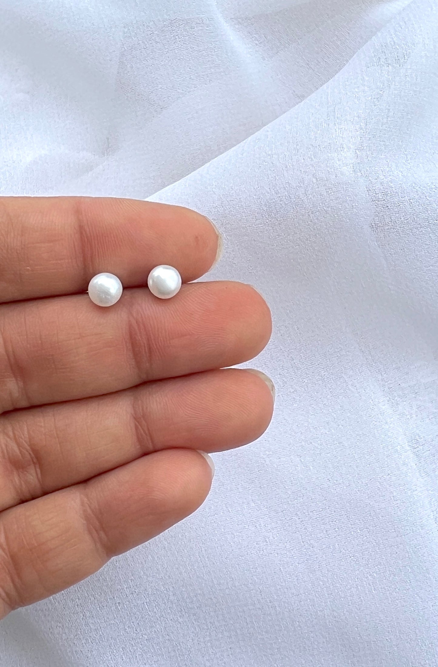 Small Pearl Studs - 925 Silver